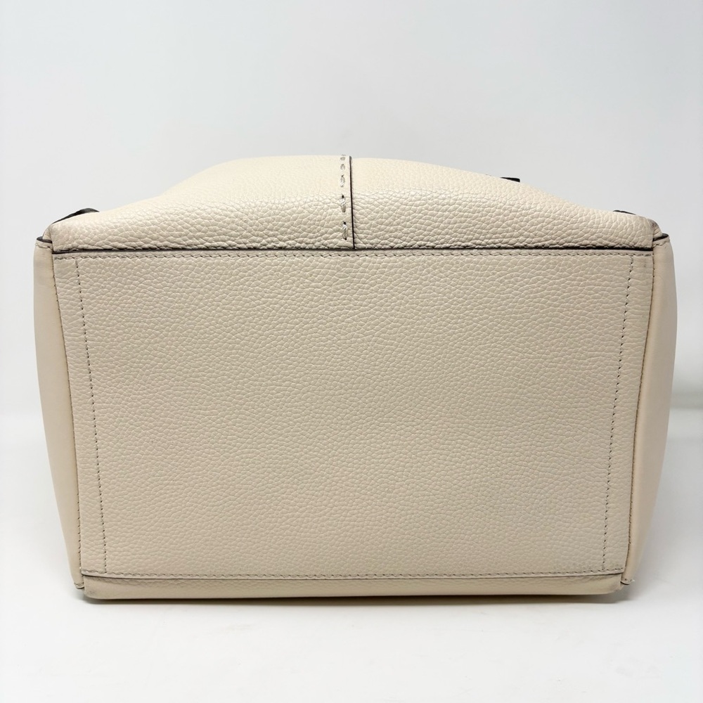 Tory Burch Oversized McGraw Dragonfly Bag in Brie Leather - Picture 10 of 16